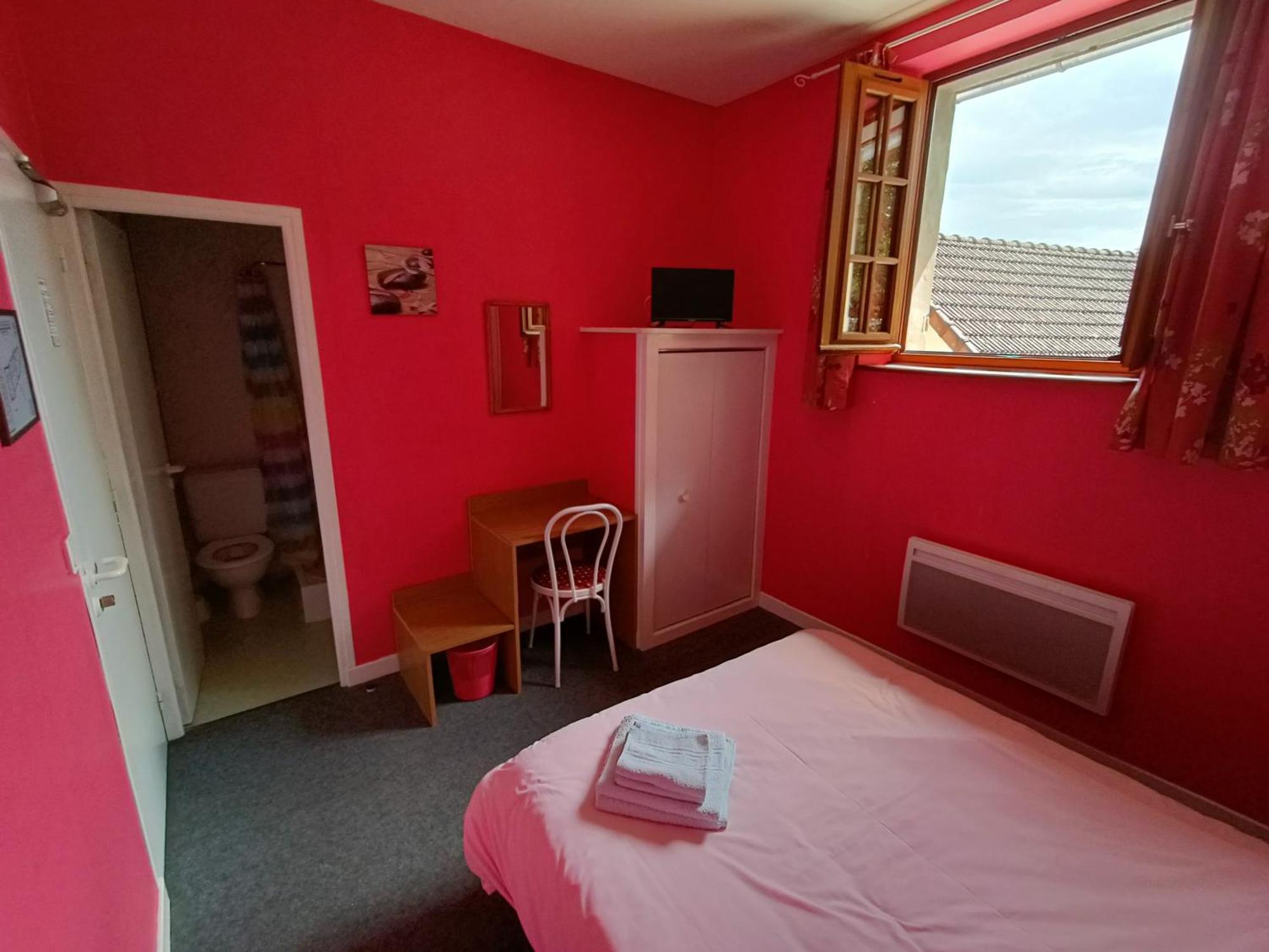 Hostellerie Du Chateau Bellenaves Zimmer foto